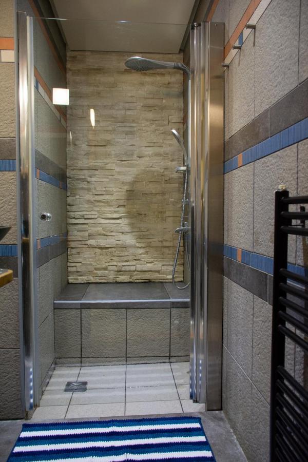 Handcrafted Unique Flat, 200M From The Acropolis Атина Екстериор снимка