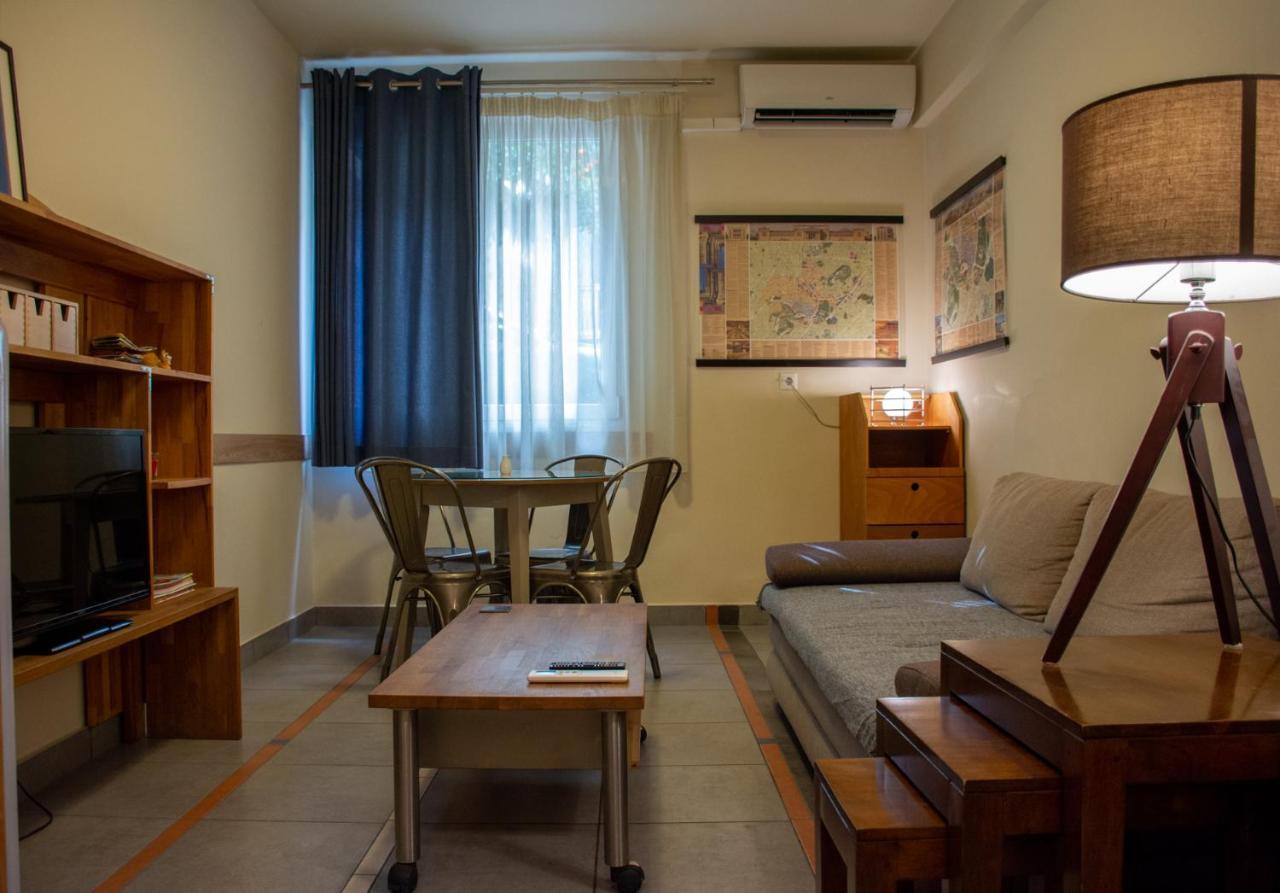 Handcrafted Unique Flat, 200M From The Acropolis Атина Екстериор снимка